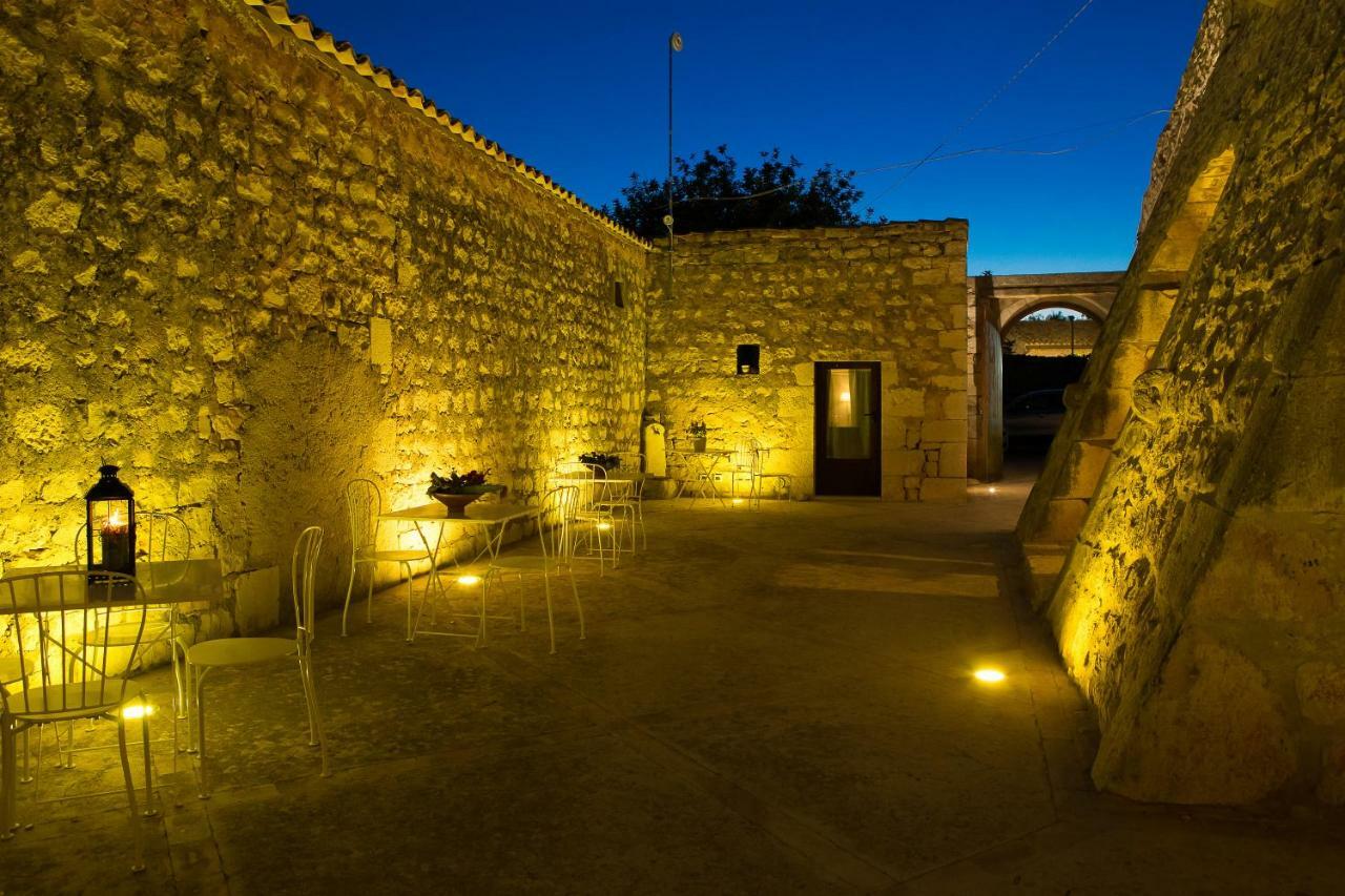 Hostal Casale del Coccio Scicli Exterior foto